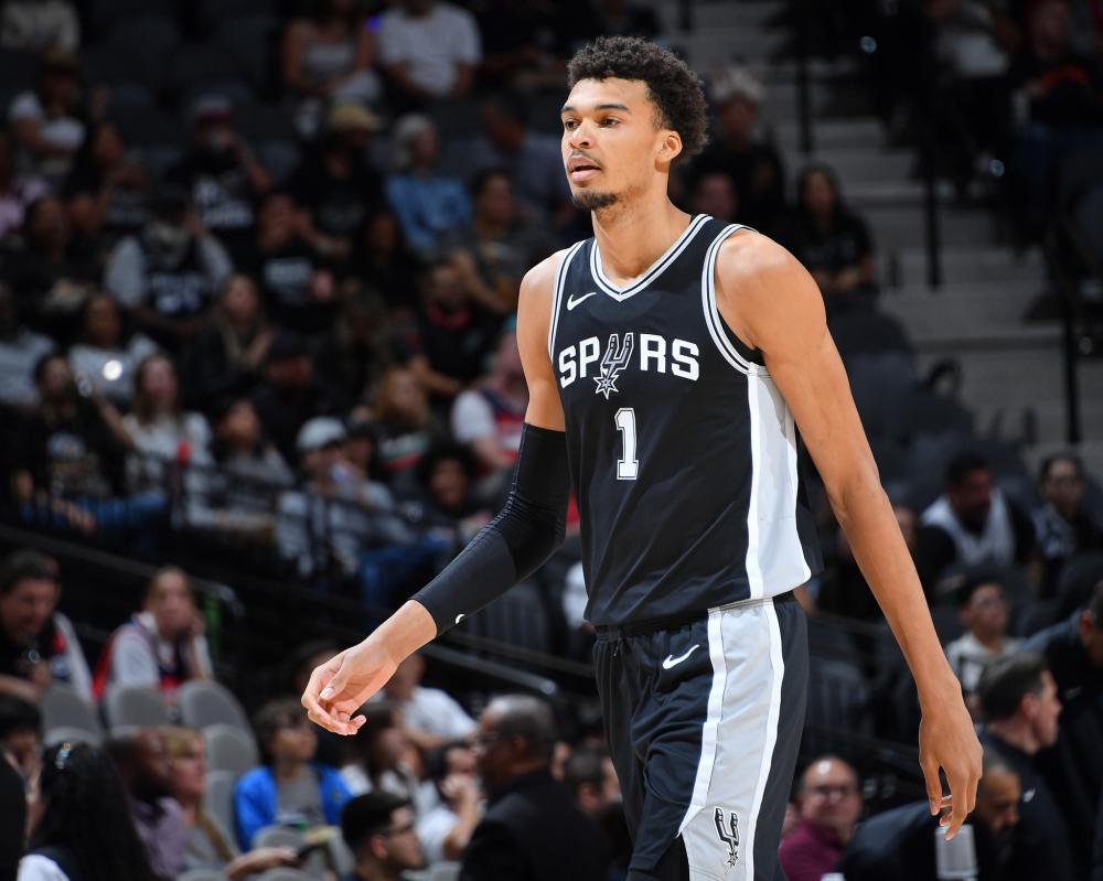 他已经在进 他已经在进