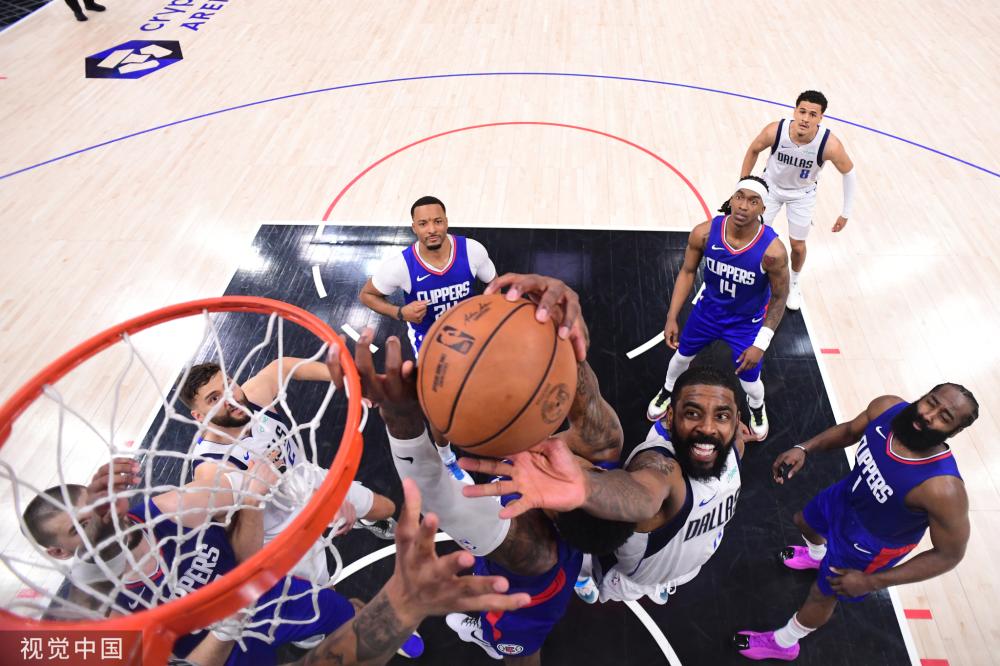 激烈争执 激烈争执