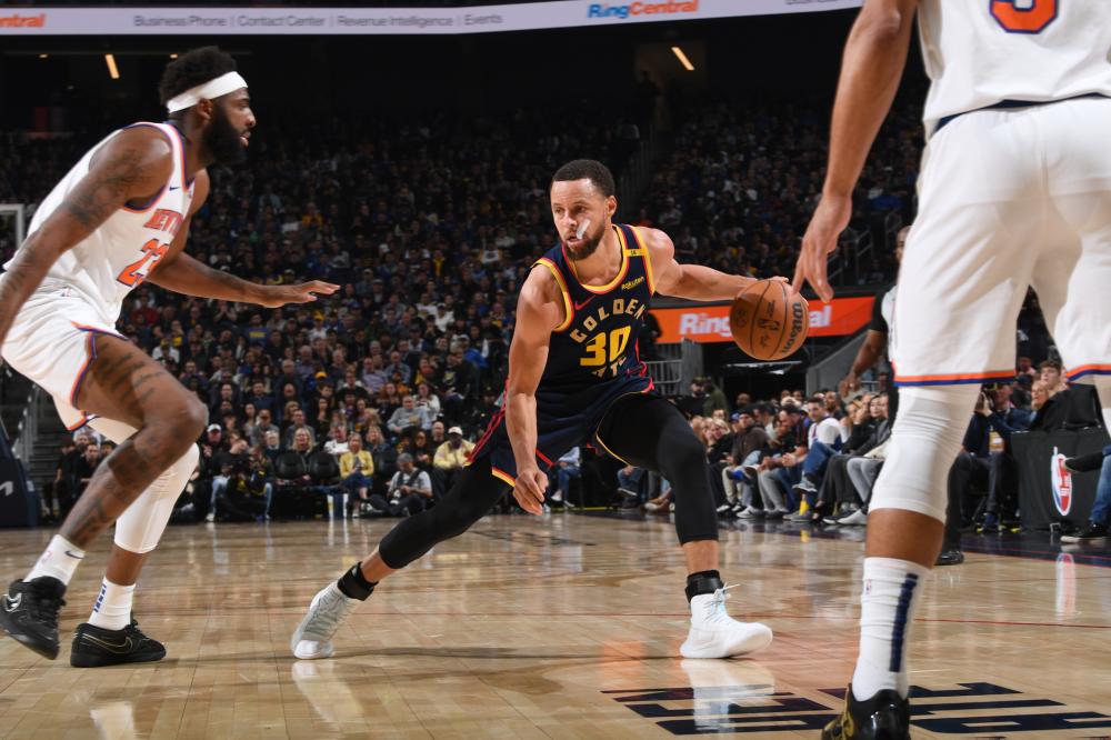 场球员通过 场球员通过